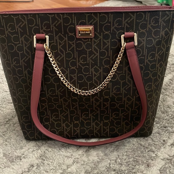 Calvin Klein Handbags - Calvin Klein purse
